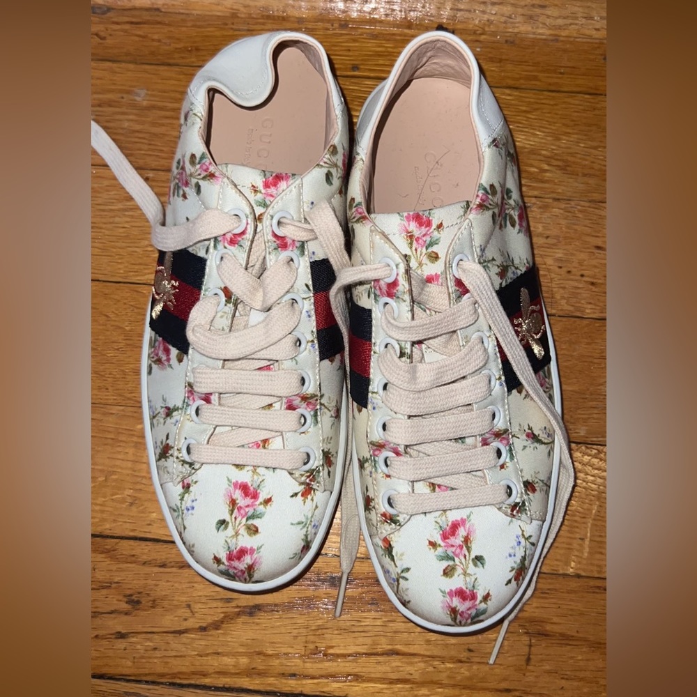Authentic Gucci Printed Floral Sneakers, canvas trim.